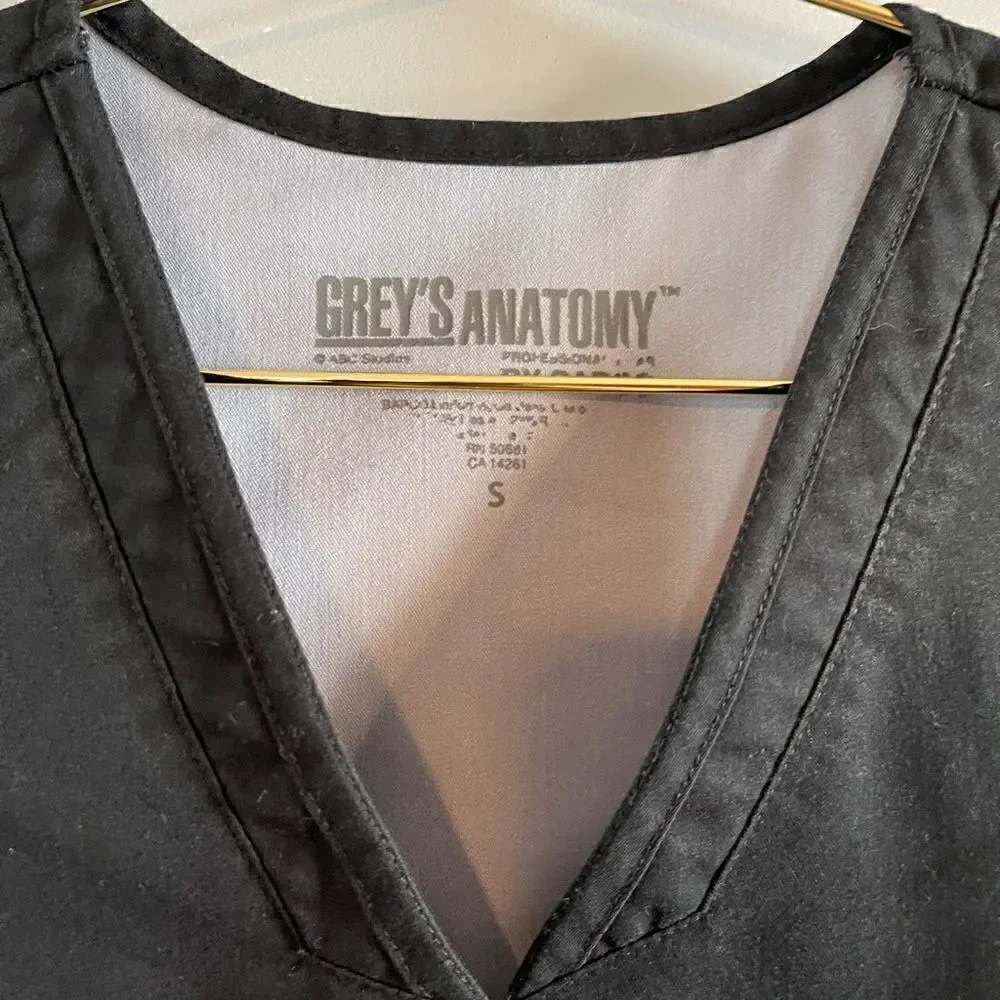 Grey’s Anatomy Black V-Neck Scrub Top | SZ S